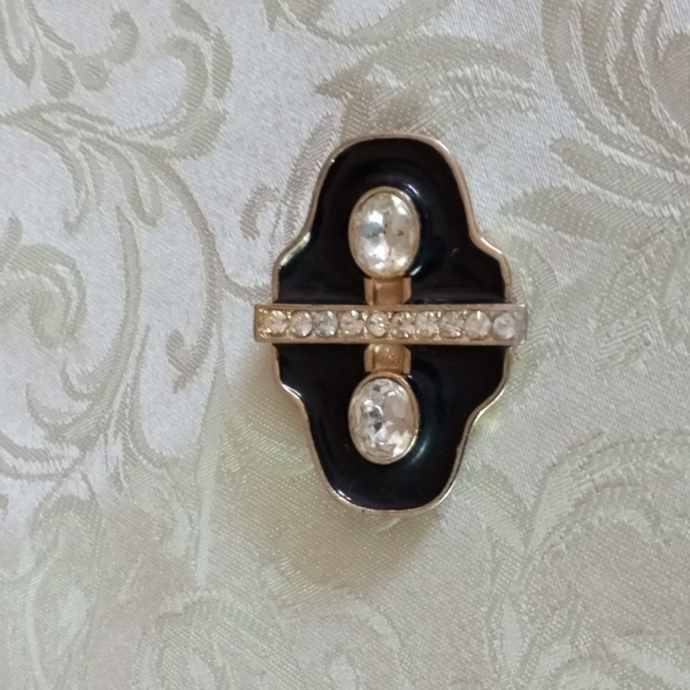 Vintage Art Deco design brooch